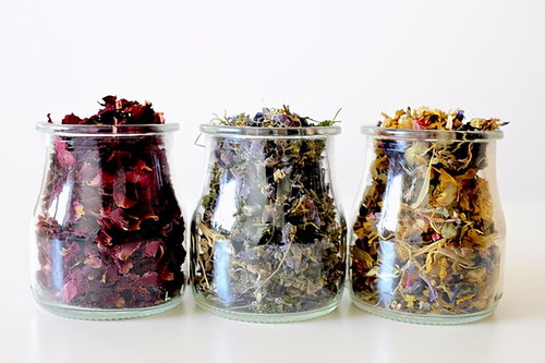 藥學(xué)博士 護(hù)膚品中 xx植物提取物 究竟是什么 真實內(nèi)幕揭秘